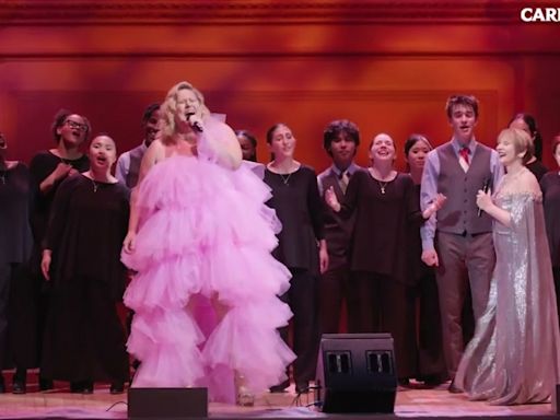 Video: Patti LuPone & Bridget Everett Sing Bob Dylan's 'Forever Young' at Carnegie Hall