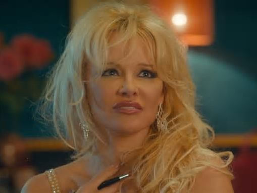 Die nackte Kanone: Pamela Anderson spielt neben Liam Neeson mit