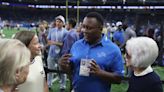 Detroit Lions will unveil 8-foot bronze statue of Barry Sanders next season