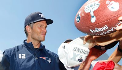 Tom Brady accused of ruining collectibles with shoddy autograph at $3,600 event: 'It's horrible'