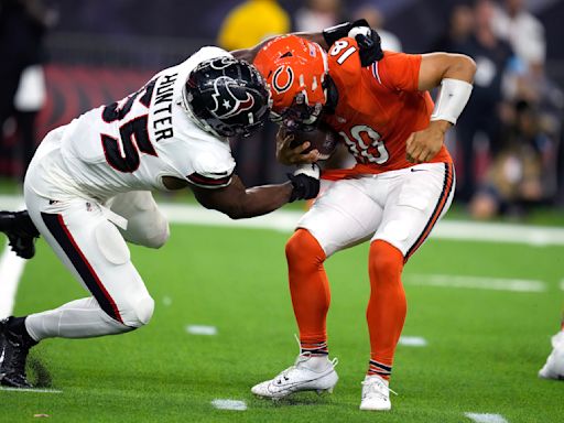 Texans' offense struggles against Bears, but defense comes through for the win