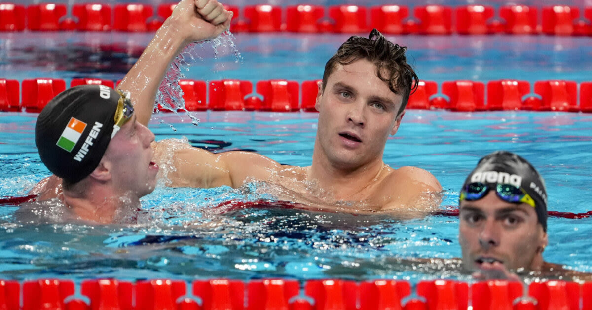 Bobby Finke, former Florida swimmer, sets world record to win gold medal in 1500m freestyle