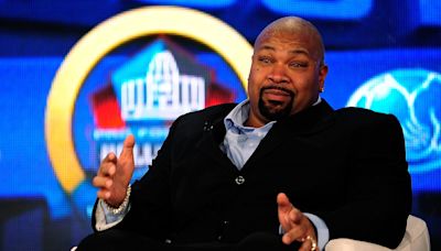 NFL Hall of Famer and Dallas Cowboys legend Larry Allen dies on family vacation in Mexico at age 52