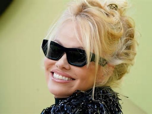 Film: Pamela Anderson in "Nackte Kanone"-Neuauflage