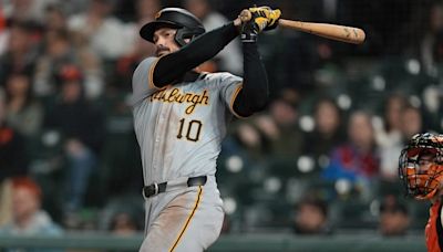 Pair of homers lift Pirates over Giants in 10