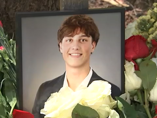 Family says final goodbyes at funeral for Marko Niketic, teen killed in Glenview crash
