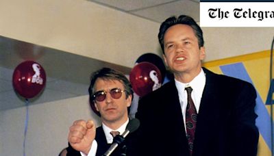 The Bob Roberts conspiracy: Why ‘deranged’ Democrats are rewatching an old Tim Robbins satire