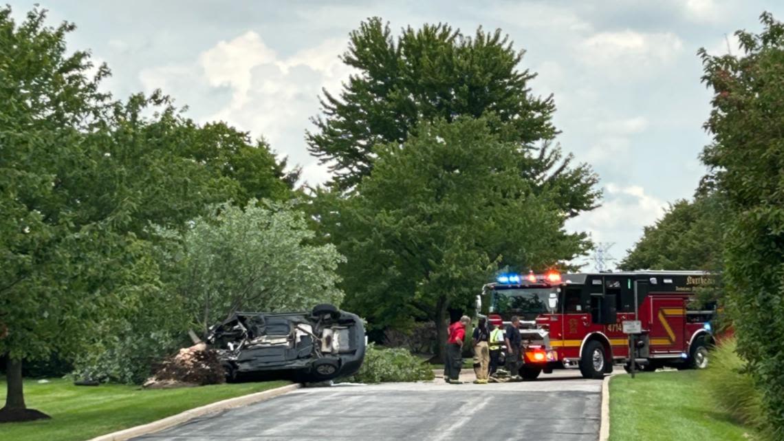 Man dies after having medical emergency behind the wheel, crashing into tree off of I-170