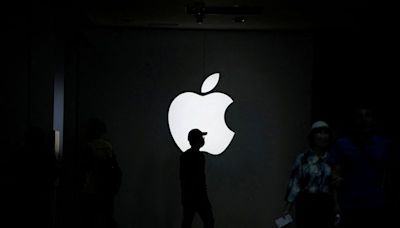 Apple wants to spend more on suppliers in Vietnam, state media says