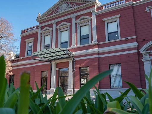 El Centro Cultural Recoleta vuelve a lucir los colores de su fachada original