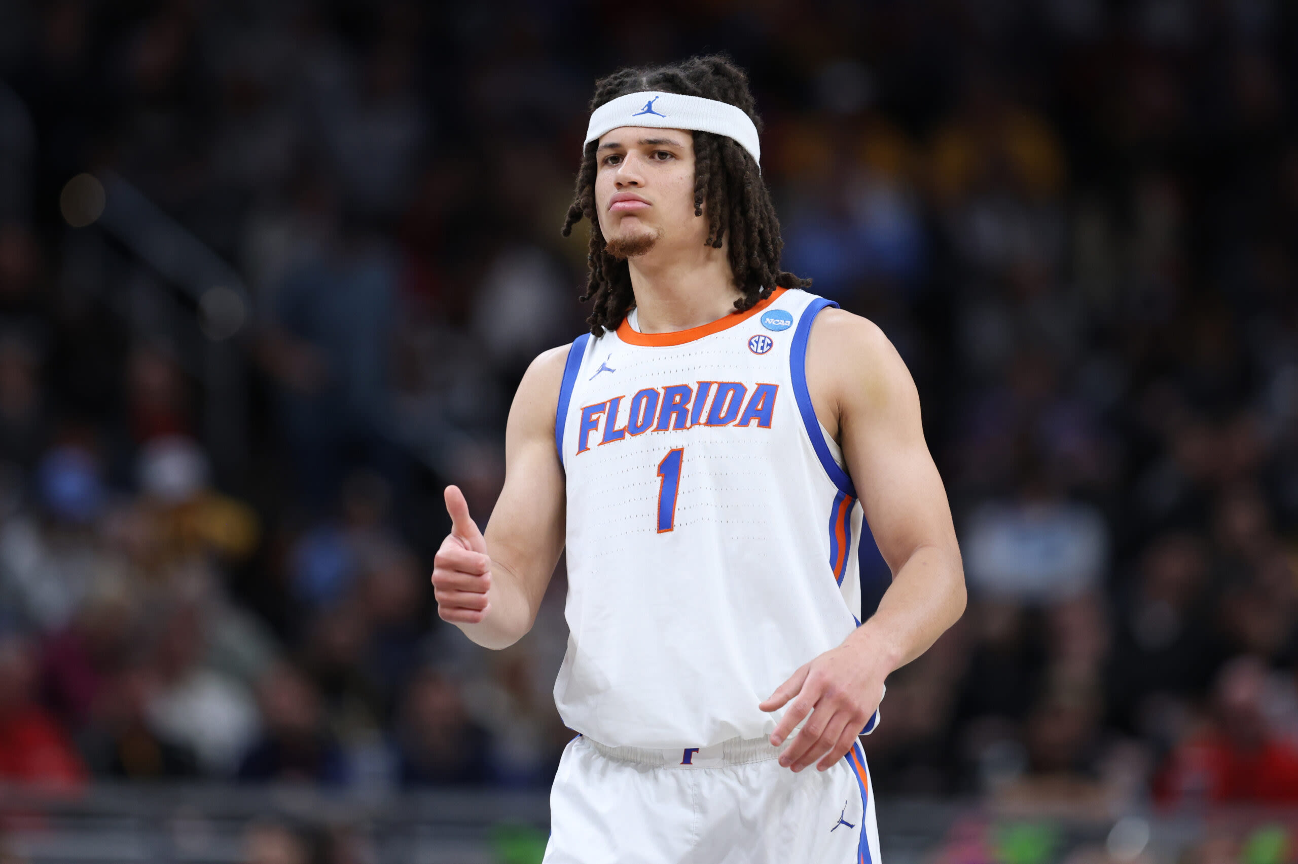 Gators crack top 15 in ESPN’s too-early college basketball rankings
