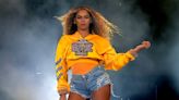 Beyoncé paid $100k to keep trains running an extra hour so fans could still get home