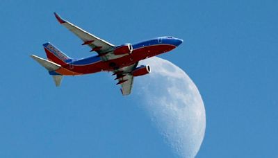 Blazing temperatures make soda cans explode on Southwest Airlines, injuring flight attendants