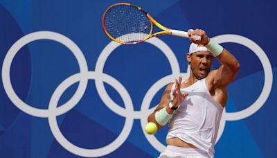 Rafael Nadal y Carlos Alcaraz, rivales y compañeros, se entrenaron en la previa de París 2024