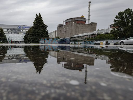 Ucrania denuncia chantaje por parte de Rusia tras incendio en central nuclear de Zaporiyia