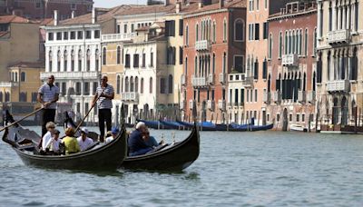 Venice limits tour groups to 25 people and bans megaphones in latest tourism crackdown