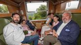 El lento viaje al pasado sobre raíles en el tren turístico 'Rampa de Pajares'
