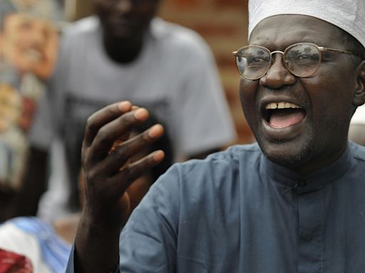 Barack Obama's Half-Brother Says He's Voting for Donald Trump