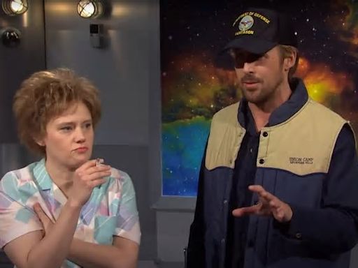 Kate McKinnon returns to “SNL ”to crawl under Ryan Gosling's crotch in sequel to 'Close Encounter' alien sketch