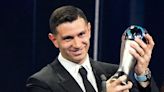 Dibu Martínez, ganador del premio FIFA The Best: las mejores marcas del arquero de la selección argentina
