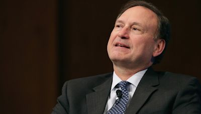 Justice Alito infuriates Democrats with upside-down flag: ‘Alarming,’ ‘appalling’