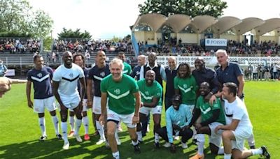 Deschamps, Blanc, Pirès, Karembeu… Les stars du Variétés dans les Yvelines pour les « Pièces jaunes