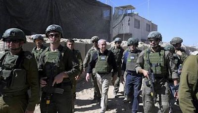 Netanyahu visita a tropas en Gaza