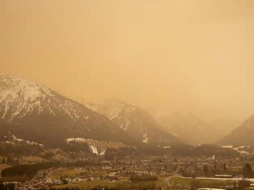 „Mächtige Staubwolke“ kommt: Wann und wo der Saharastaub Bayern trifft