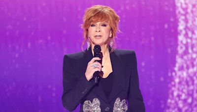 Fact Check: Online Rumor Claims Reba McEntire Stormed Off 'The Voice' After Producers Kicked Her Off the Show. Here Are the...