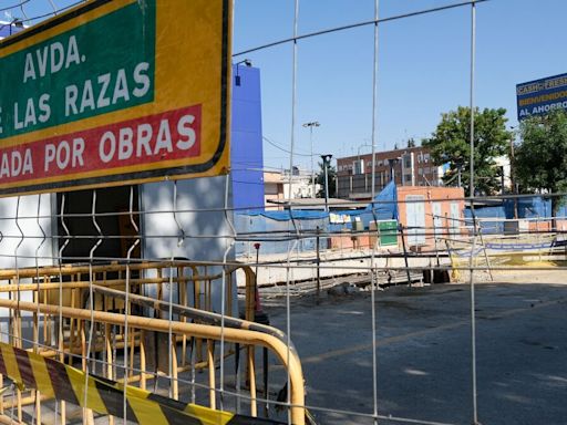 El corte de la avenida de Las Razas por la obra del colector de aguas residuales debe concluir este verano