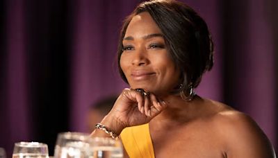 '9-1-1' stars Angela Bassett, Jennifer Love Hewitt can't believe the 'crazy' 100th episode