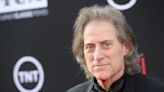 Muere Richard Lewis, actor recordado por “Curb Your Enthusiasm”, a los 76 años