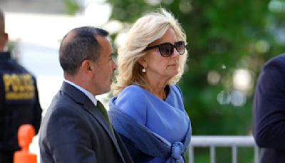 Débarquement, procès de Hunter Biden, visite d'État: Jill Biden a multiplié les allers-retours en avion