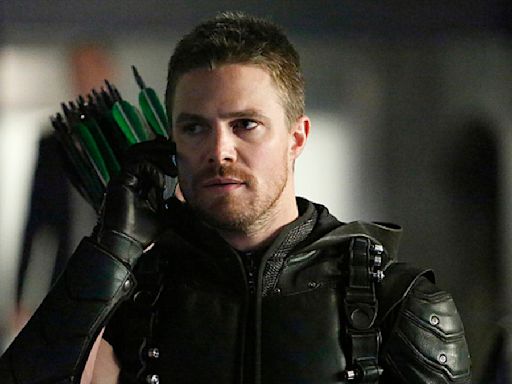 Before Arrow Launched The Arrowverse, Turns Out Stephen Amell's Show Was Crucial To The CW's Survival