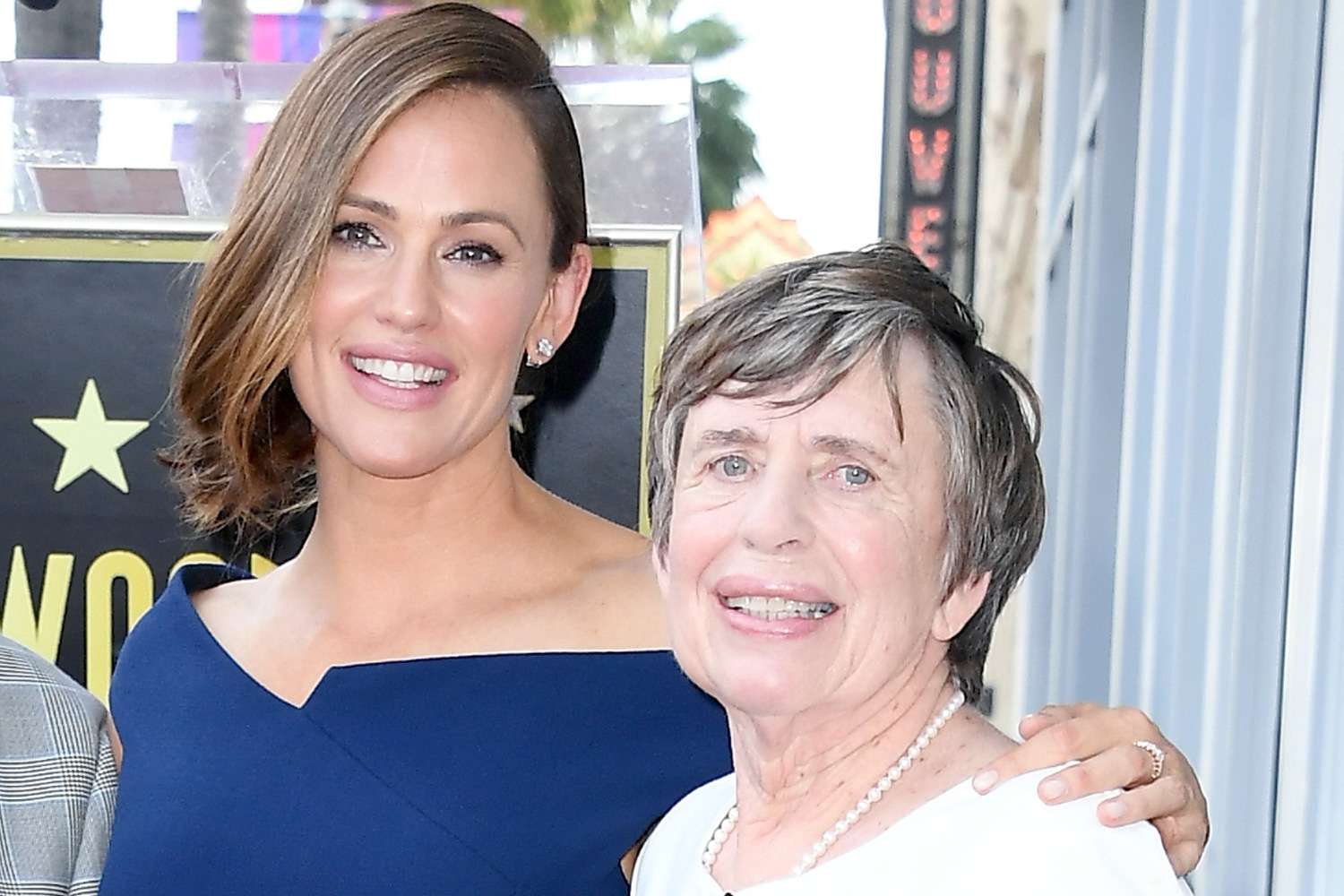 Jennifer Garner Shares the Parenting Tip She Got from Her Mom Pat That's 'Worth a Million Nos'