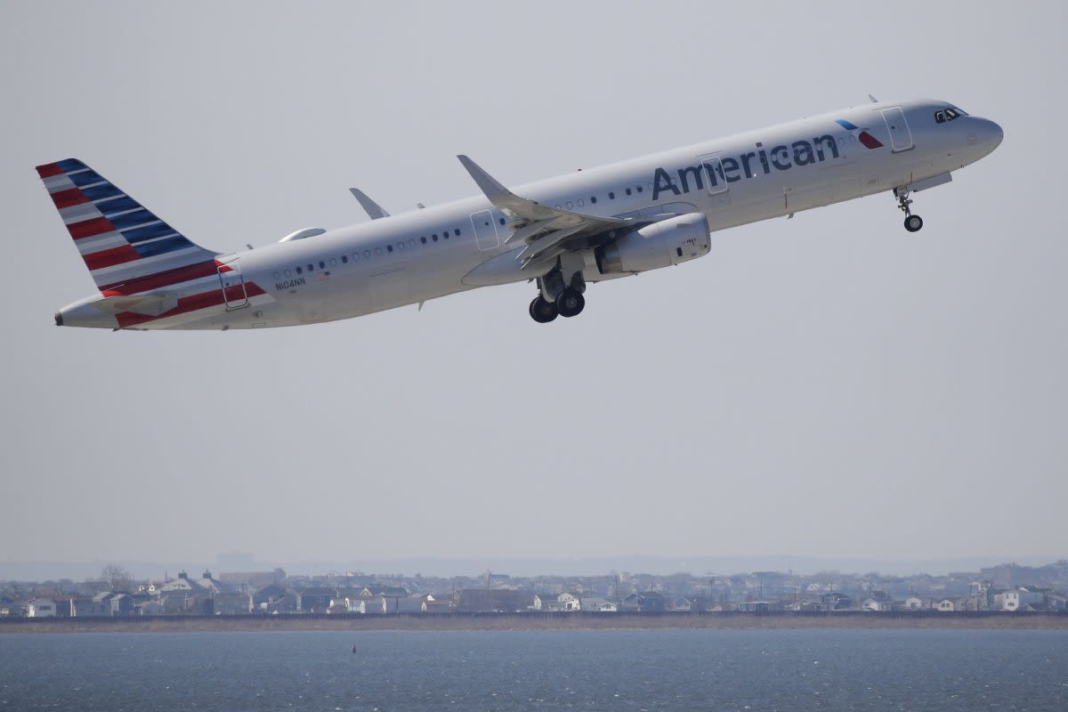 American Airlines stock down 15% as chief commercial officer prepares to leave in June - UPI.com