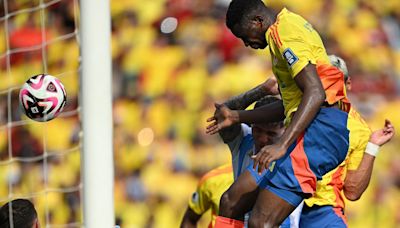 Colombia-Argentina: el gol de cabeza de Yerson Mosquera que rompió con la valla invicta del Dibu Martínez