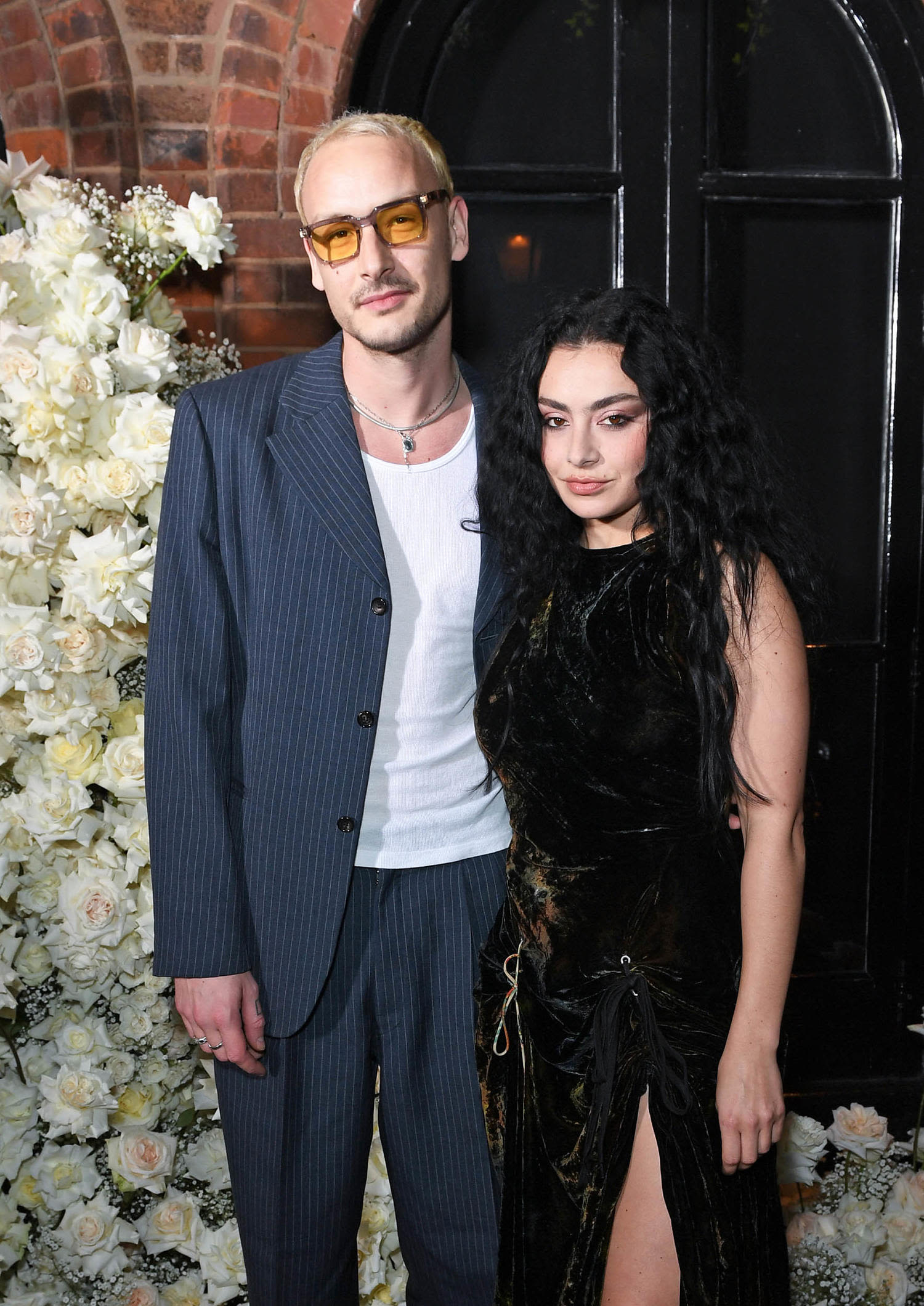 Charli XCX tried to convince fiancé to do her viral ‘Apple’ dance. How it went