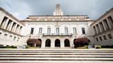 'Past time to get back to work' | Gov. Abbott praises UT Austin's decision to end remote work for most staff