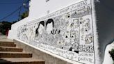 El pueblo museo de Málaga con origen fenicio y griego que ha transformado sus calles en galerías de arte al aire libre