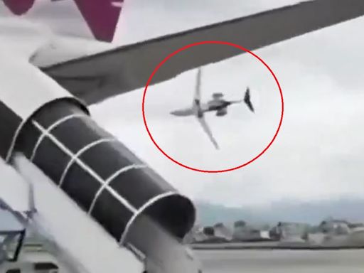 Videos: el dramático momento en que un avión se estrelló al intentar despegar en Nepal