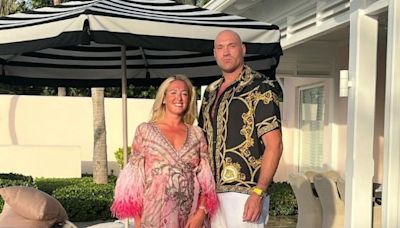 Tyson Fury leaves fans 'anxious' as he and Paris enjoy loved-up dance in gushing tribute