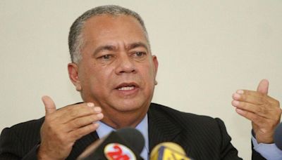Presidente del consejo electoral de Venezuela acusa a Edmundo González de “desconocer la Constitución” por no firmar compromiso de reconocimiento de resultados - La Tercera