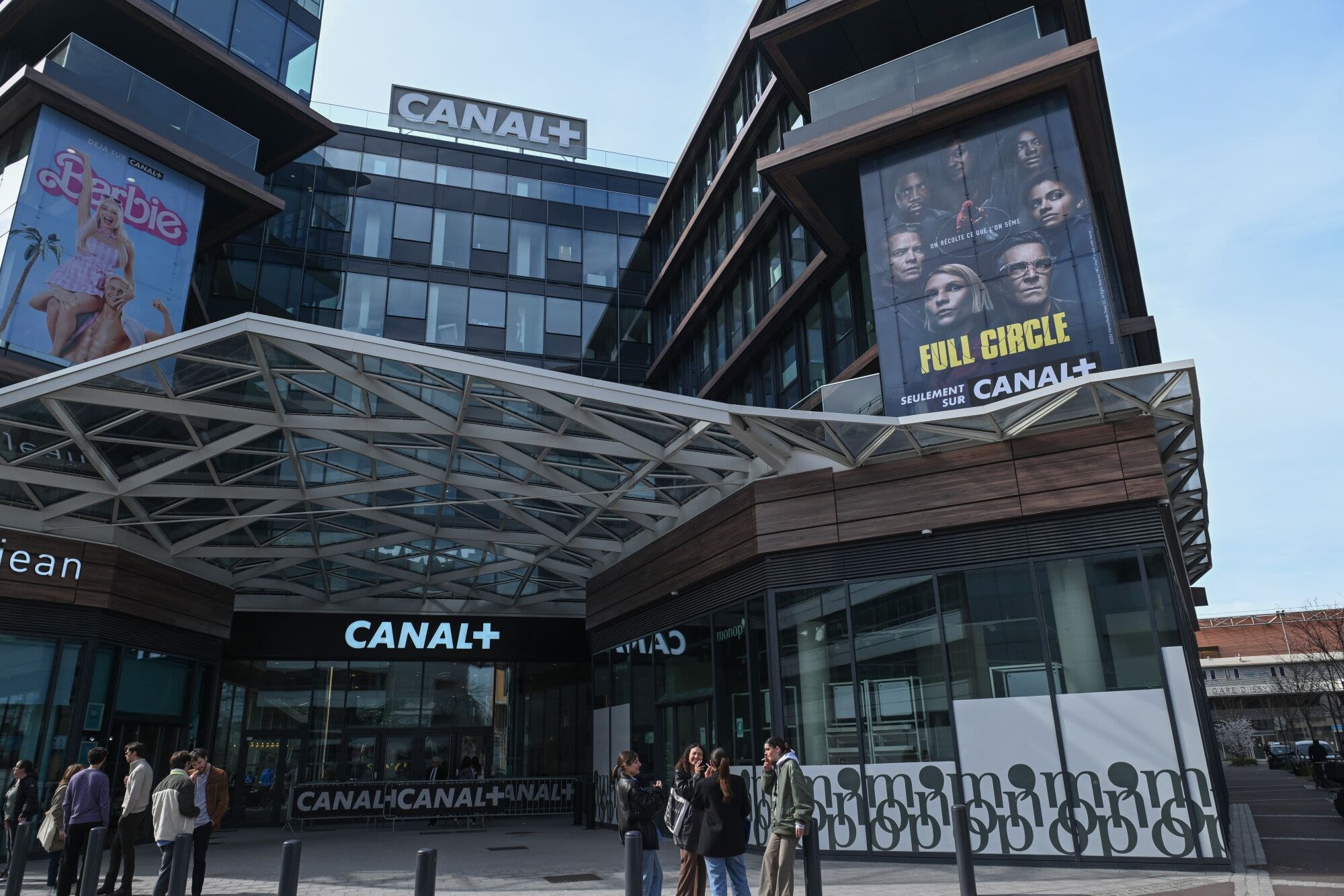 Vivendi Picks LSE for Canal+, Amsterdam for Havas Post-Split