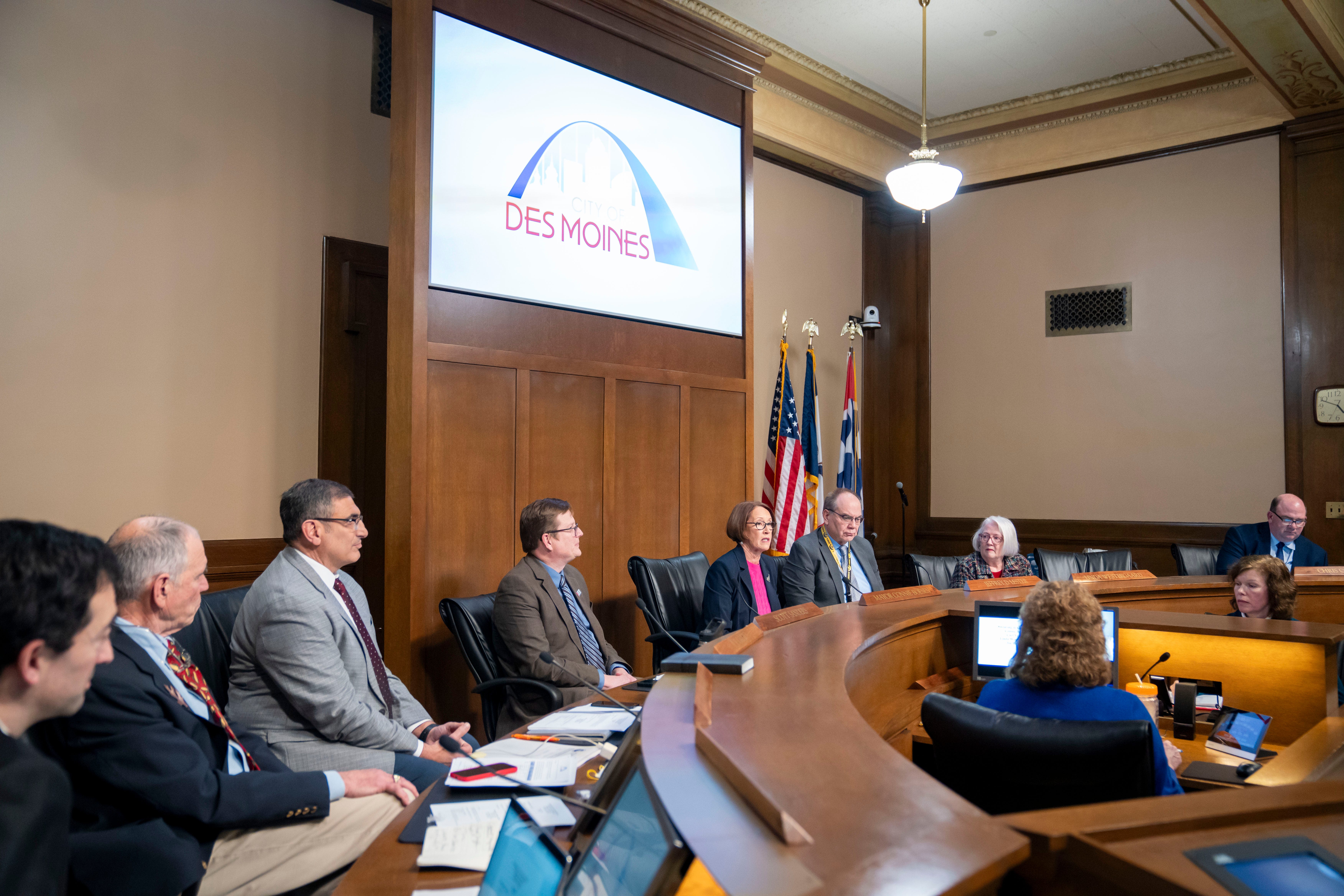 As Iowa lawmakers get serious about open meetings, Des Moines council flouts transparency