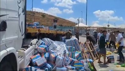 Israelenses são flagrados destruindo caixas de ajuda humanitária