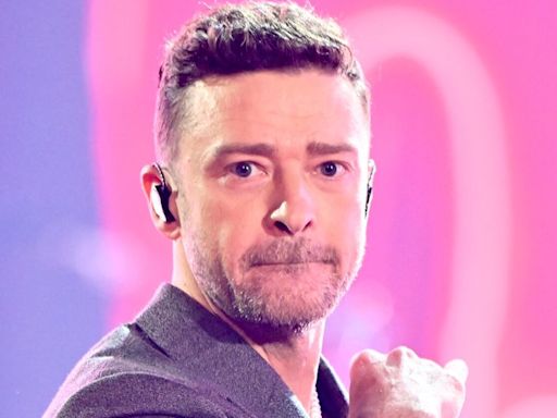 Justin Timberlake Brazenly Laughs Off DWI Arrest During Boston Concert