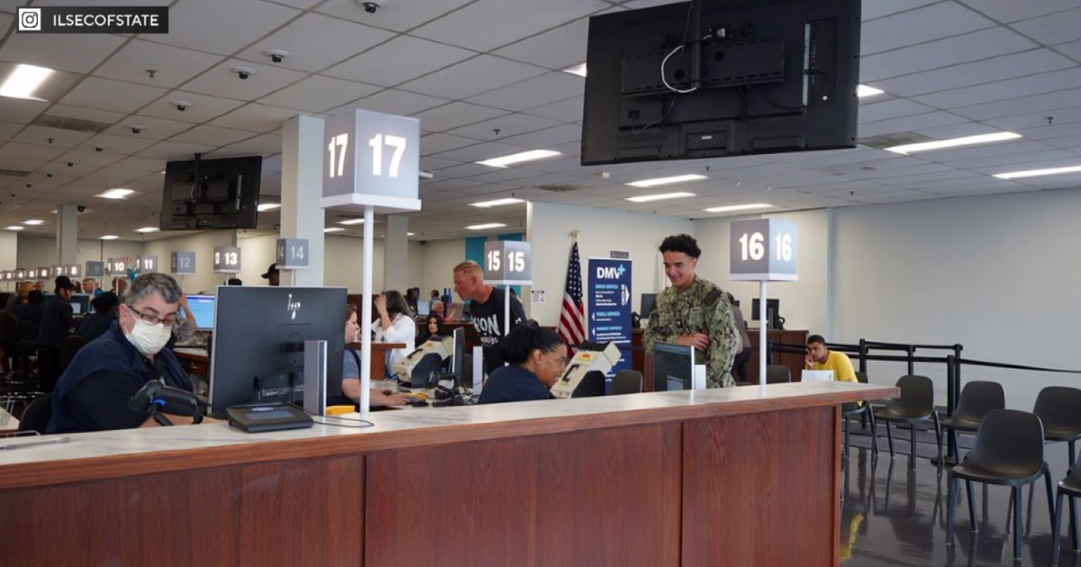 Contactless payment now accepted at Illinois DMV offices