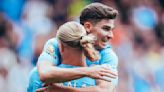 El gesto de un jugador del Manchester City a Julián Álvarez en su festejo de gol que hizo reír a todos