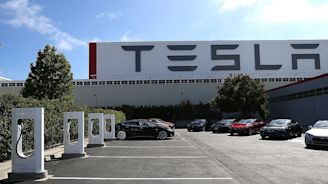 Tesla News: Car Company Ready To Bring Workers Back To California Factories?